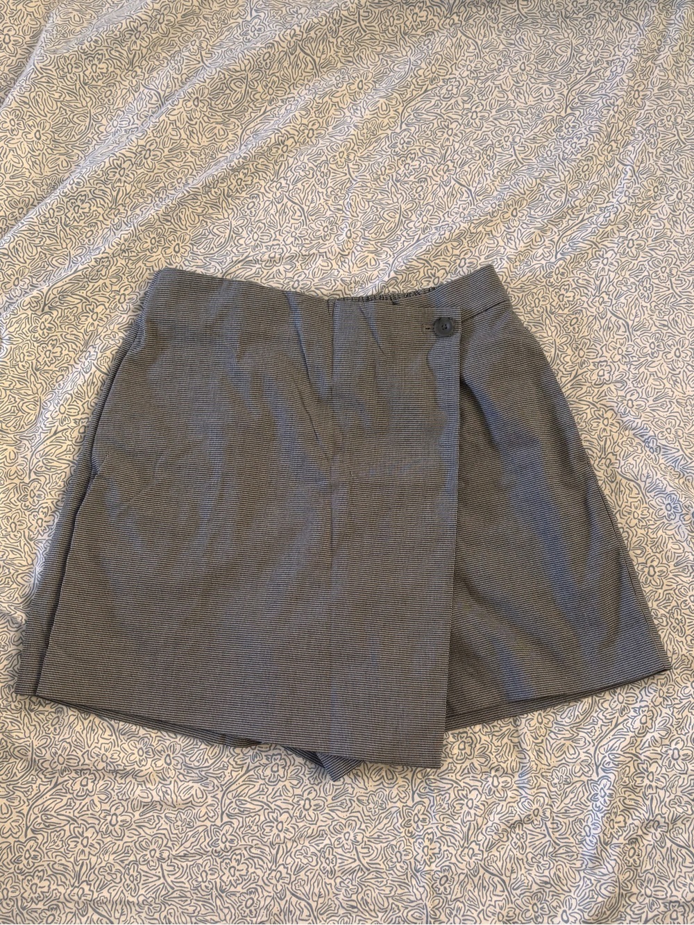 Uniqlo Grey Wrap Front Skort